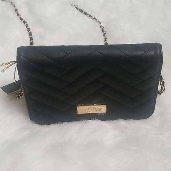 Bebe Crossbody Black Purse With Gold Chain Strap - Picture 2 of 4